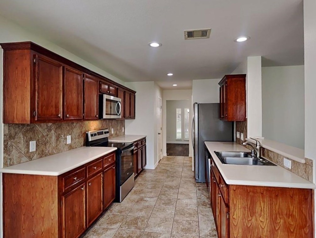 26949 Carriage Manor Ln, Humble, TX 77339-6203