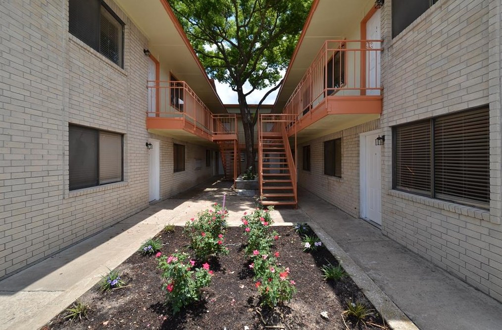 1410 Blalock Rd, Houston, TX 77055