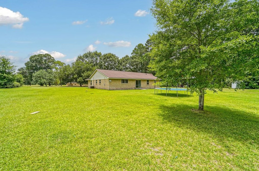 1548 Fish Hatchery Rd, Huntsville TX 77320-7008 exterior