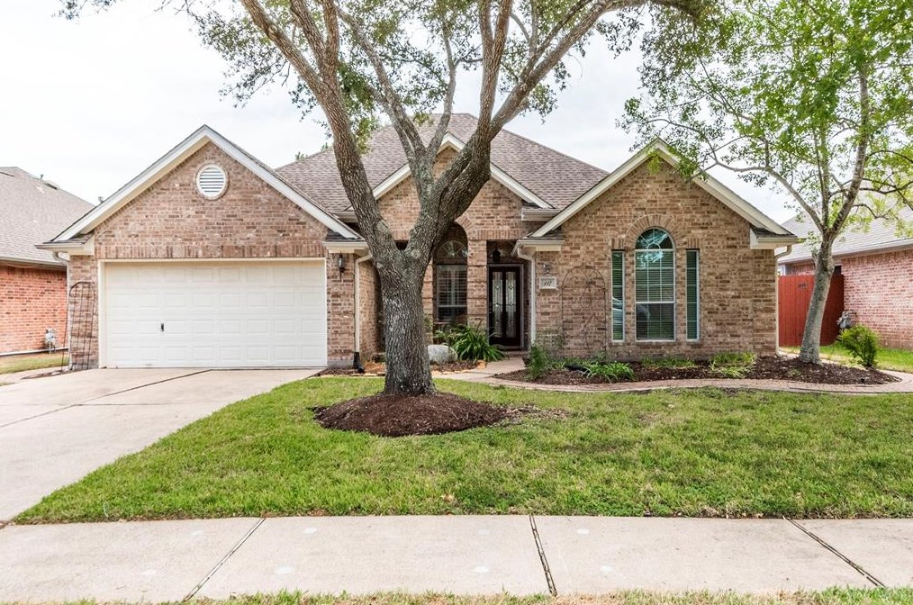 117 Greenridge Cir, League City, TX 77573-4541
