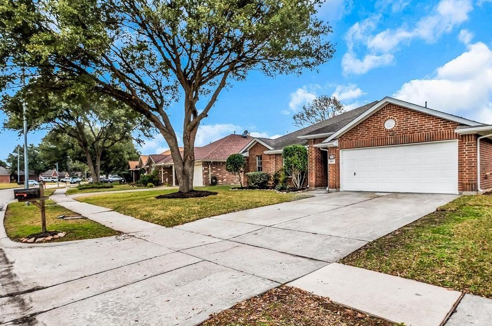 1413 Village Court Dr, Richmond, TX 77471