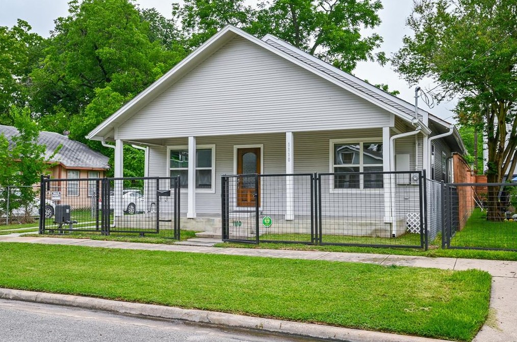 1110 Louise St, Houston TX  77009-2958 exterior