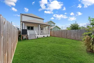 1215 E 34th St, Houston, TX 77022 - Photo 32