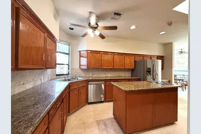 7110 W Mockingbird Lane, Pearland, TX 77584 - Photo 14