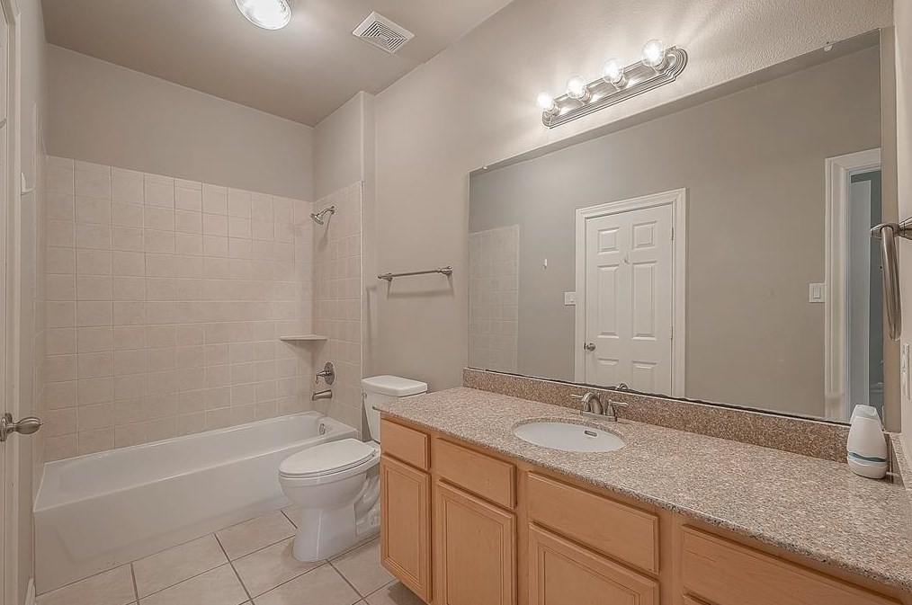 9113 Creekstone Lk Dr, Houston TX  77054-1029 exterior