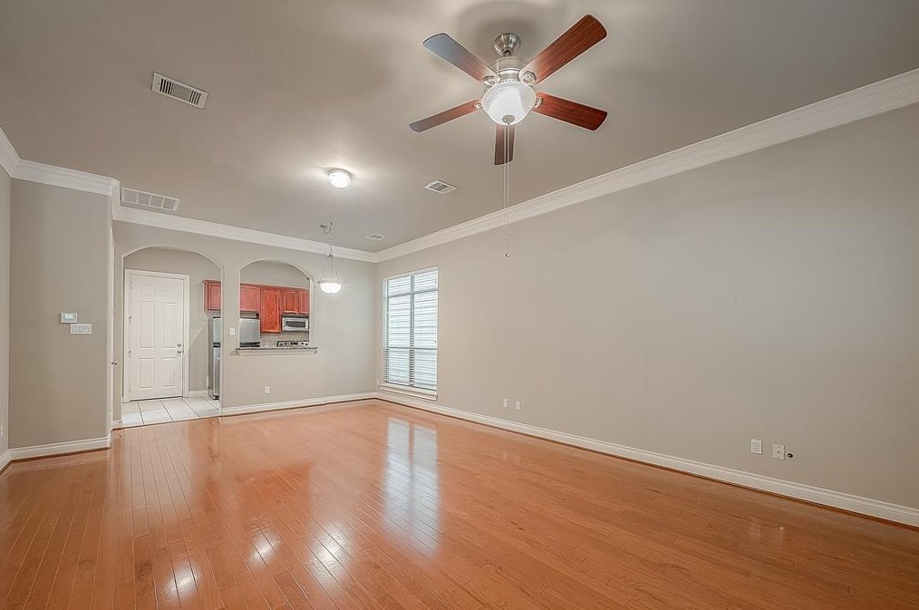 9113 Creekstone Lk Dr, Houston TX  77054-1029 exterior