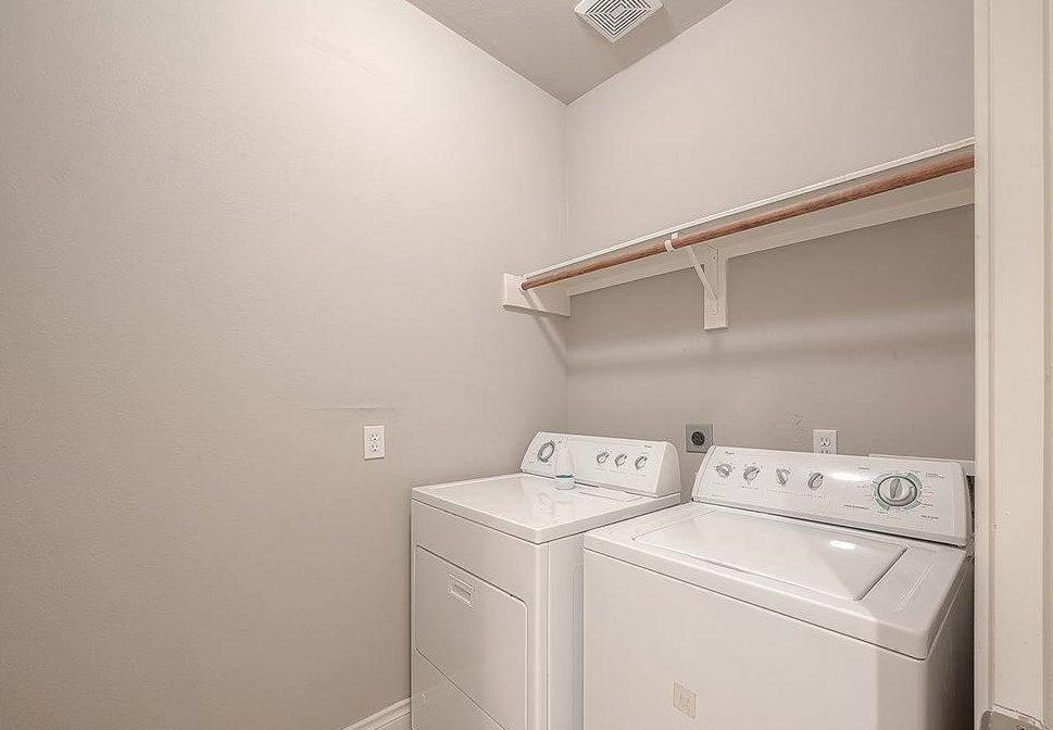 9113 Creekstone Lk Dr, Houston TX  77054-1029 exterior