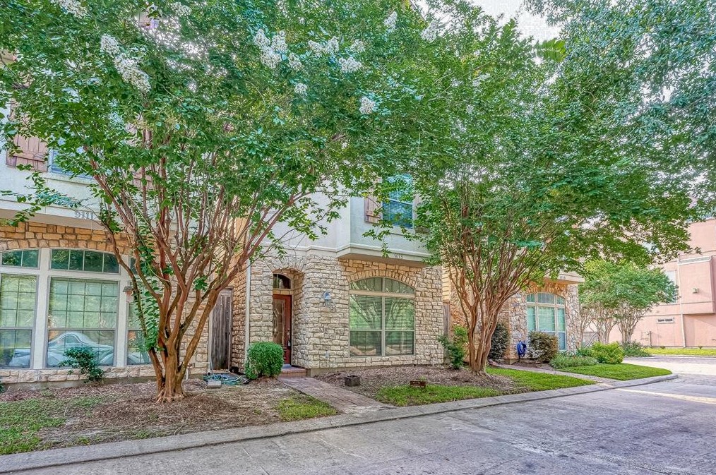 9113 Creekstone Lake Dr, Houston TX  77054-1003 exterior
