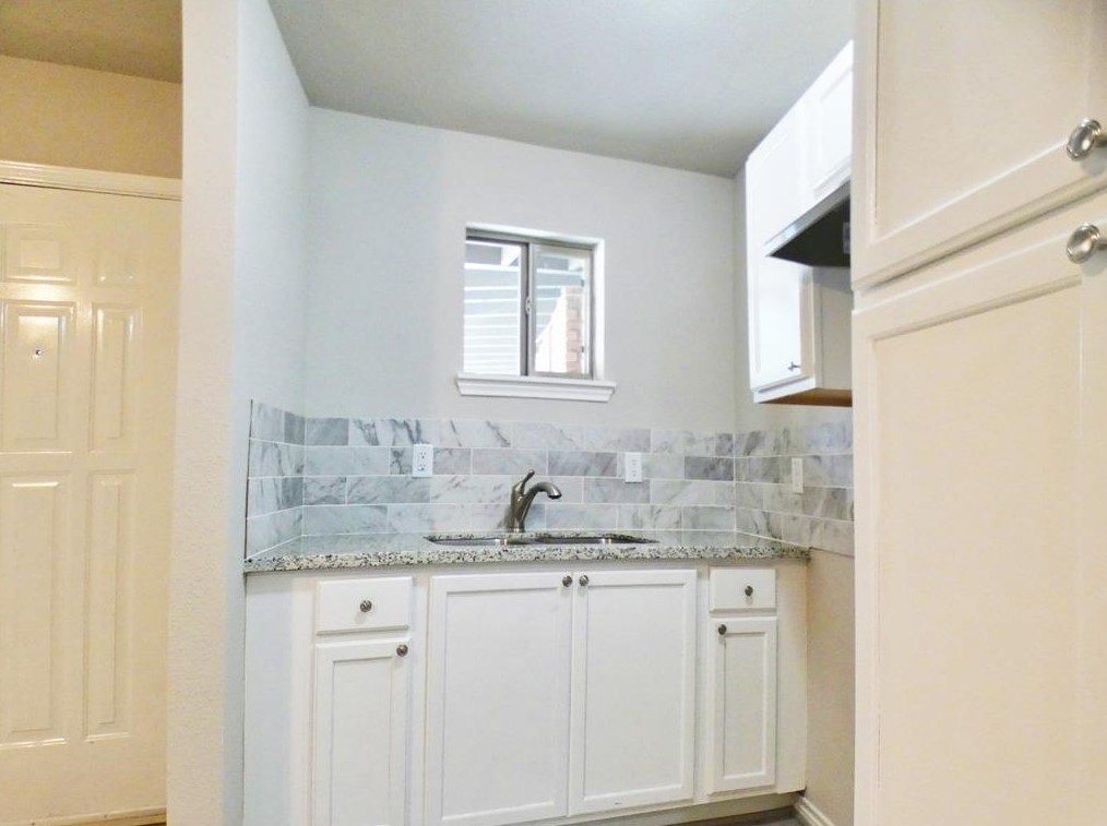 4811 Oakland St #11, Houston, TX 77023