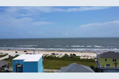 2108 Mills, Crystal Beach, TX 77650 - Photo 6