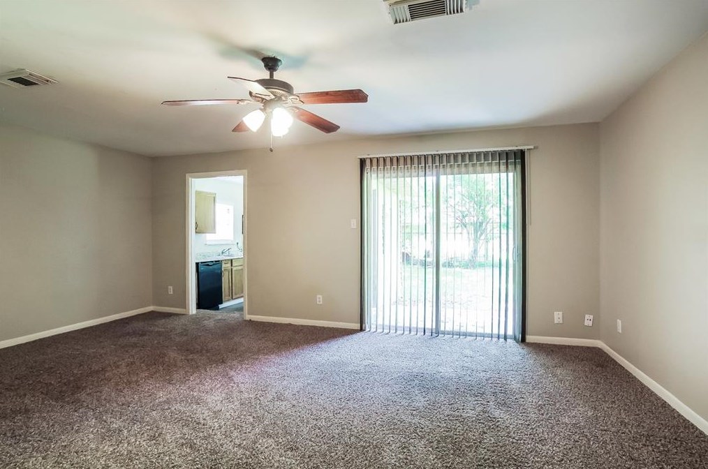 17115 Woodburn Dr, Houston TX  77049-1131 exterior