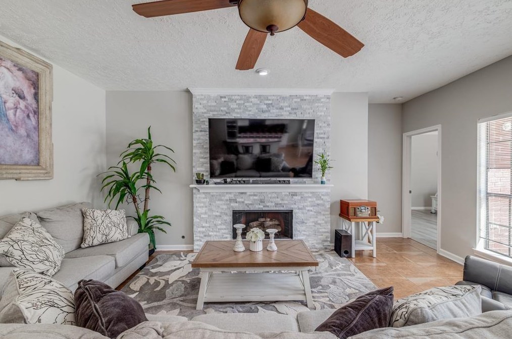 17011 Lazy Elm Ct, Houston, TX 77095-4177