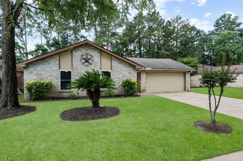 3004 Hunnington Dr, Conroe, TX 77303