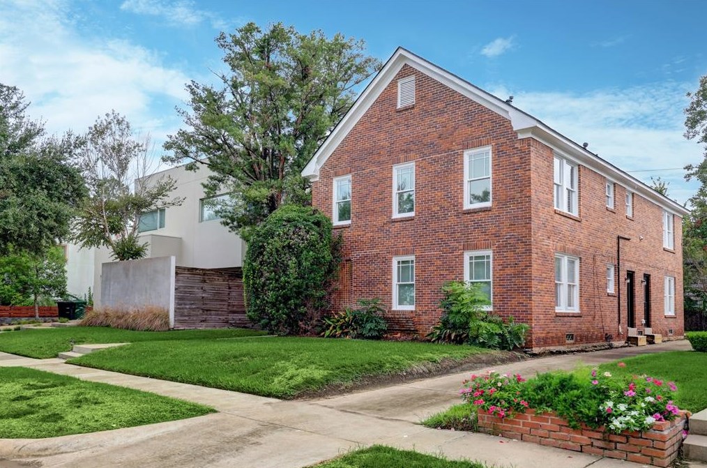 2311 Wroxton Rd, Houston, TX 77005