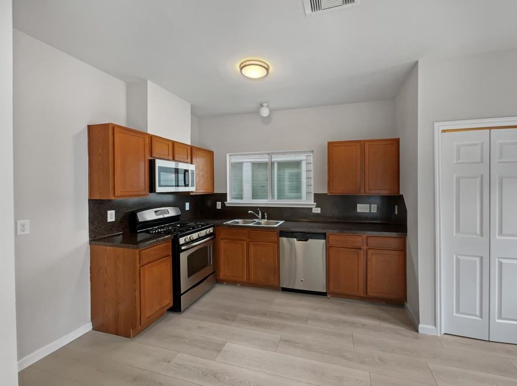 11838 Jelicoe Dr, Houston, TX 77047-3522