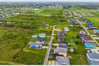 859 Main Street, Crystal Beach, TX 77650 - Photo 32