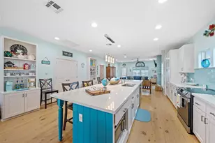 859 Main St, Crystal Beach, TX 77650 - Photo 12