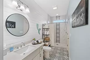 859 Main St, Crystal Beach, TX 77650 - Photo 22