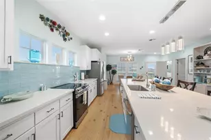 859 Main St, Crystal Beach, TX 77650 - Photo 16