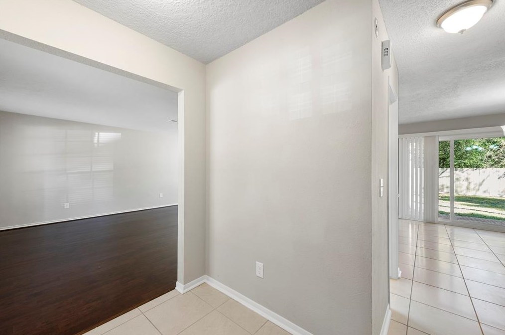 95 Rockridge Dr, Spring, TX 77381