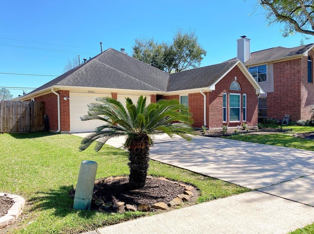 3503 Riverside Dr, Pearland, TX 77581