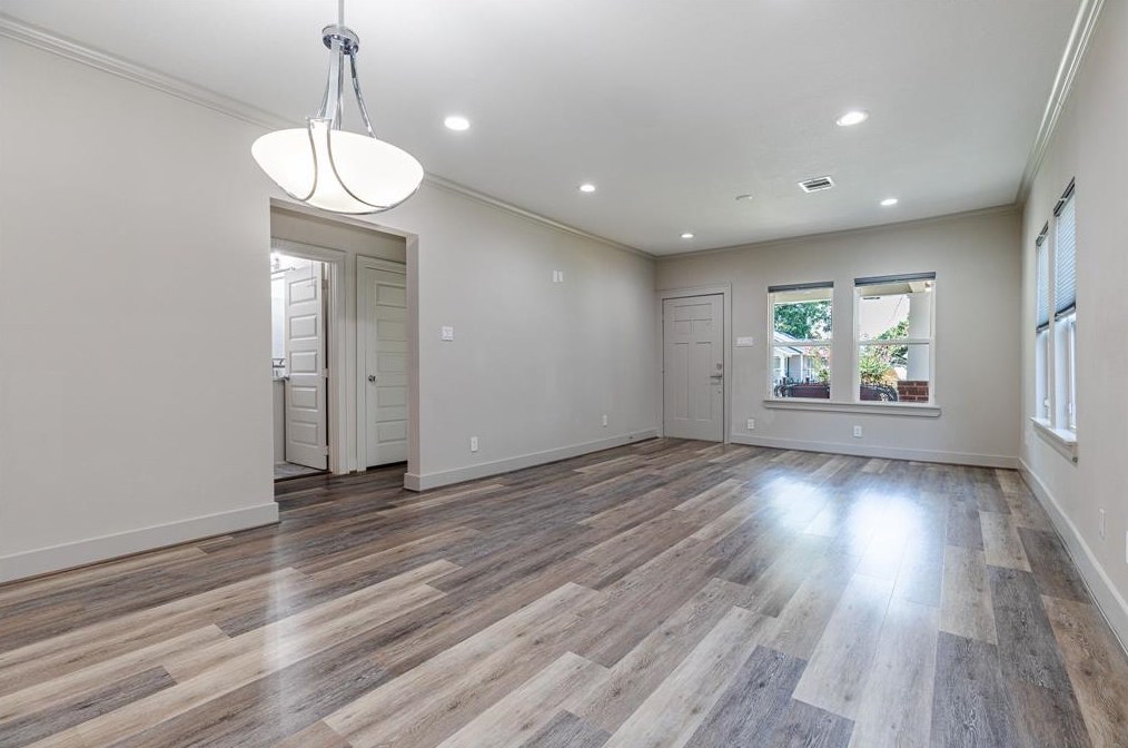 3005 Webster St, Houston, TX 77004-1746