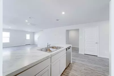 1040 Greenspointe Ave, La Grange, TX 78945 - Photo 8