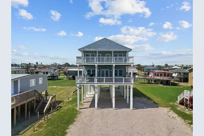 718 Beach Drive, Surfside Beach, TX 77541 - Photo 2