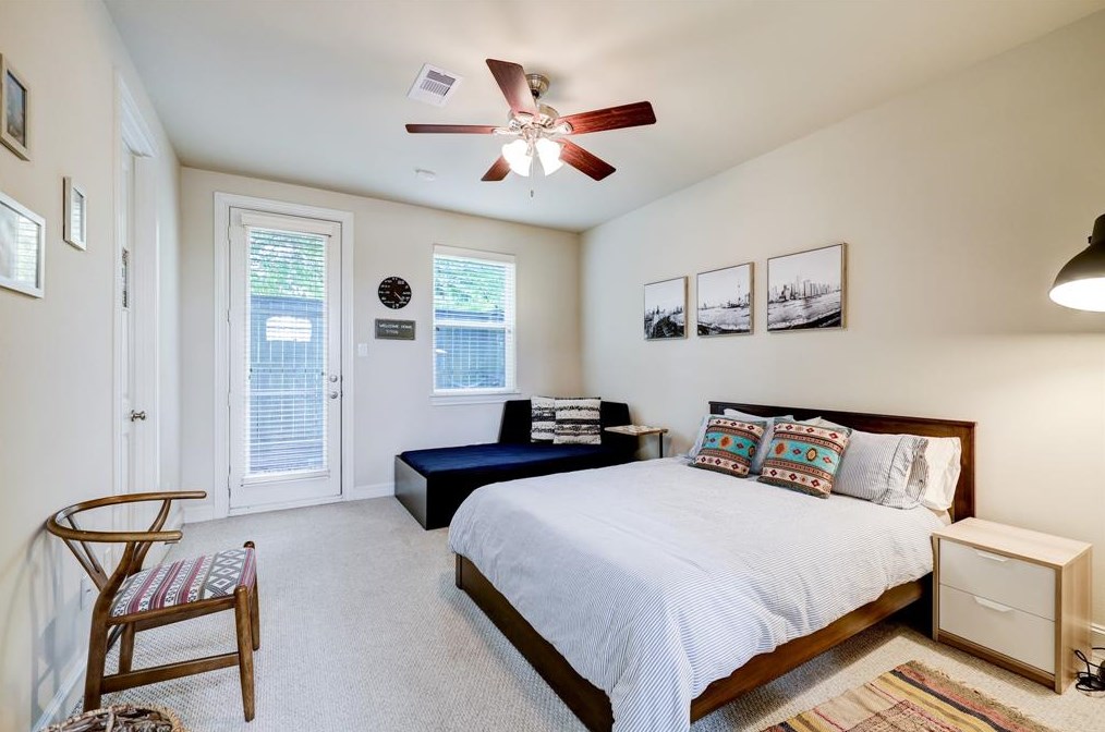 8932 Lakeshore Bend Dr, Houston TX  77080-6044 exterior