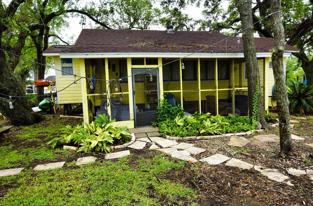 1920 County Road 206 Creekside, Bay City, TX 77414