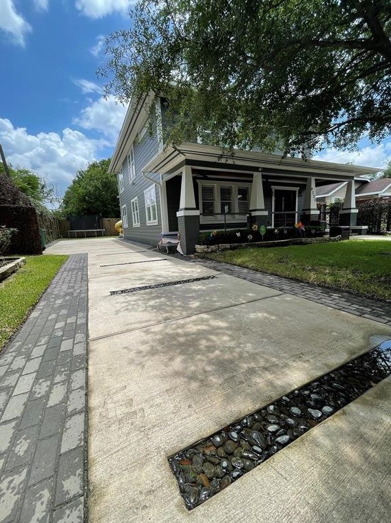 4320 Walker St, Houston, TX 77023