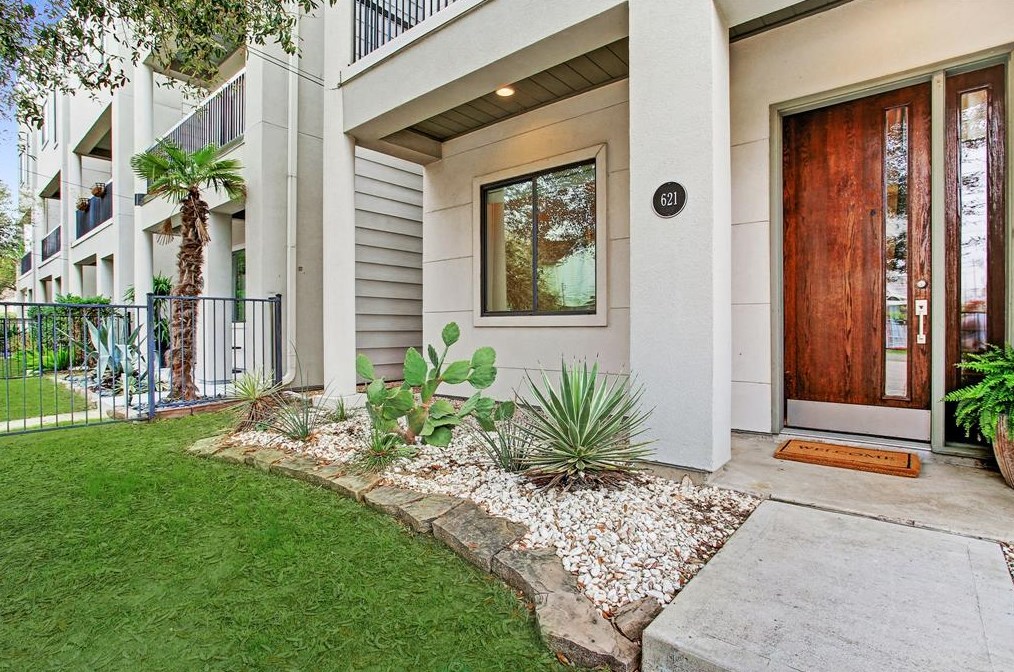 621 W 8th St, Houston, TX 77007