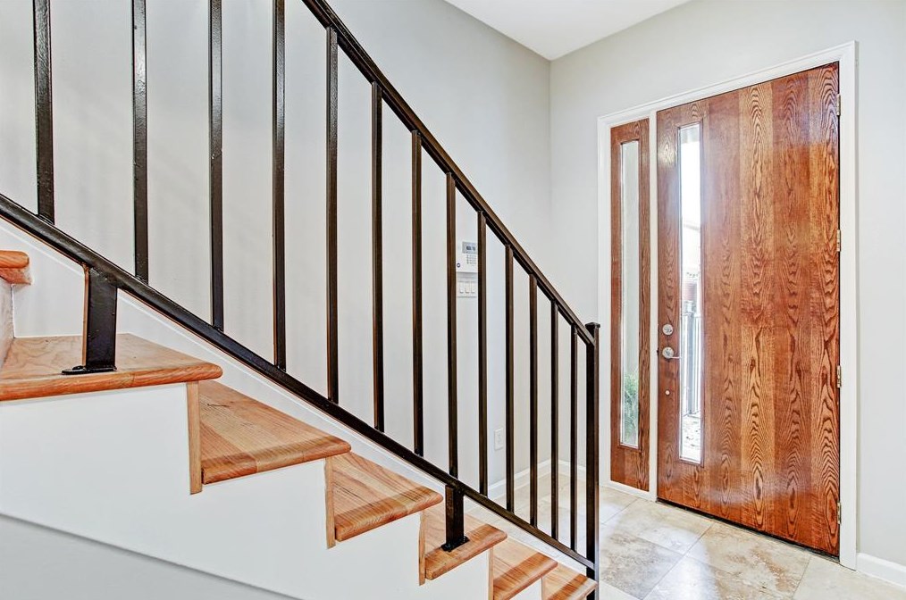 621 8th St, Houston TX  77007-1404 exterior
