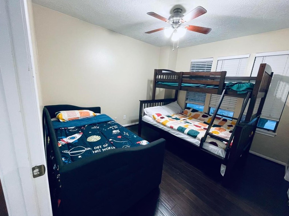 1803 Woodland Springs St, Houston TX  77077-5036 exterior