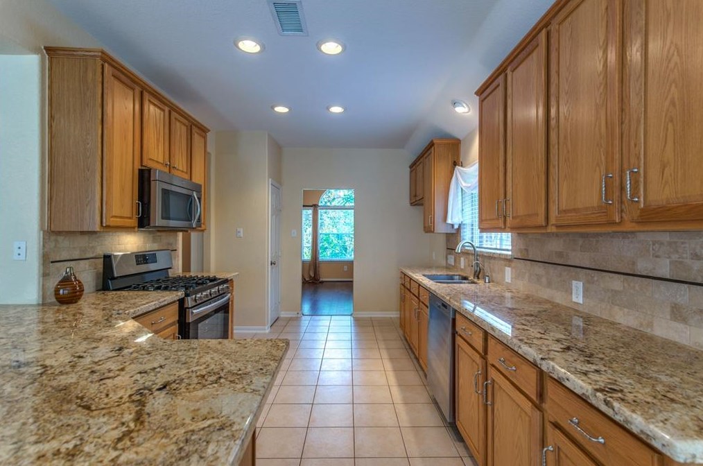 35 Bristol Gate Pl, Spring TX  77380-5405 exterior