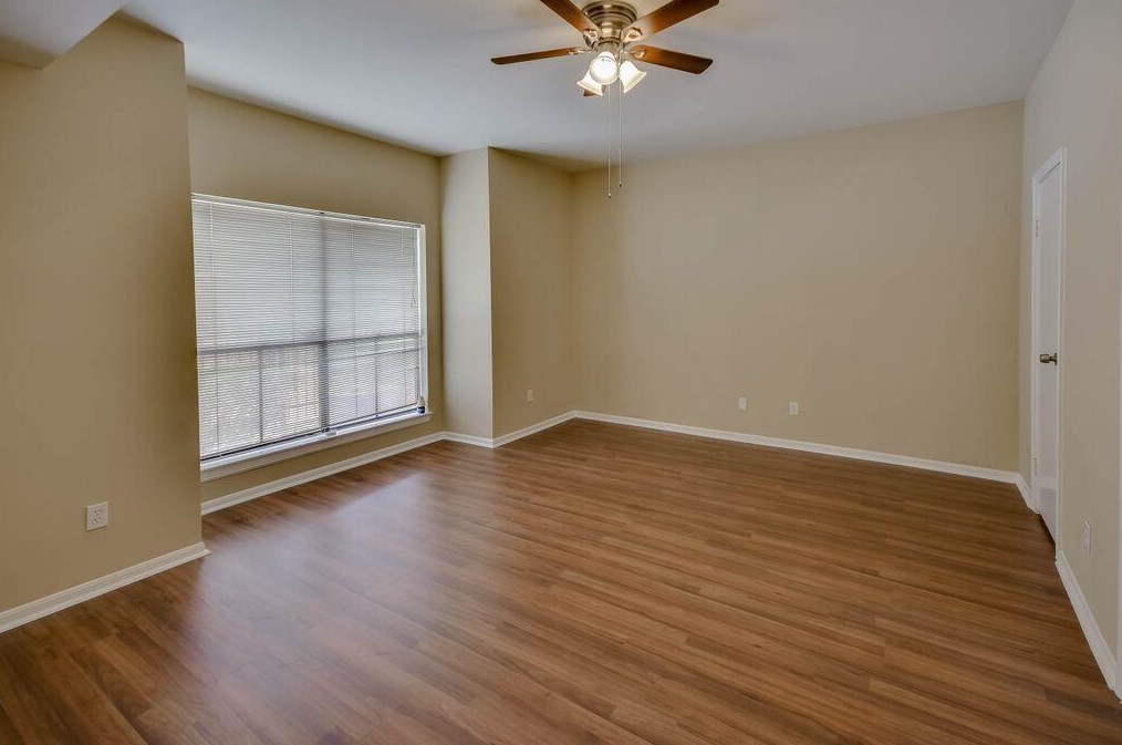 3100 Walnut Bend Ln Apt 513, Houston, TX 77042