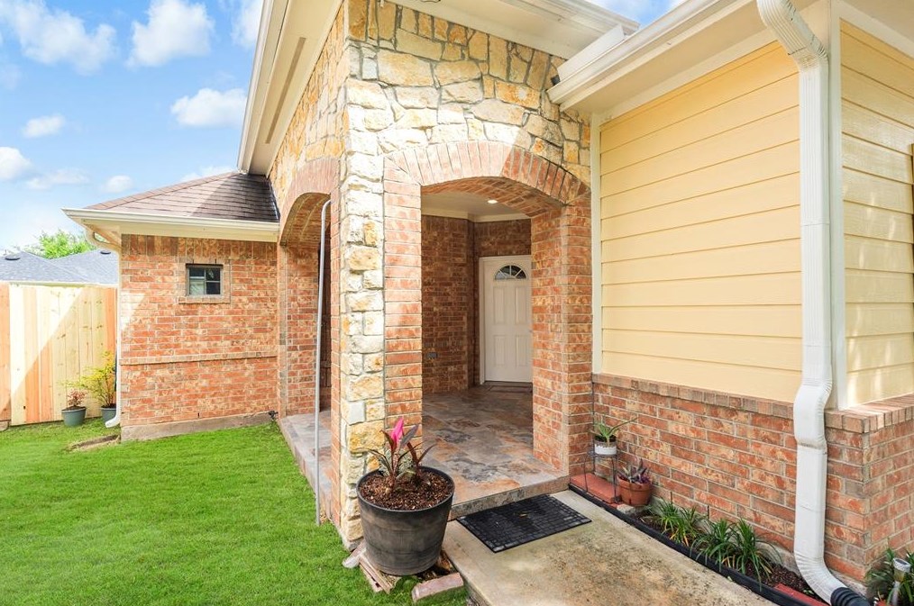 7806 Crystal Moon Dr, Houston, TX 77040-6057