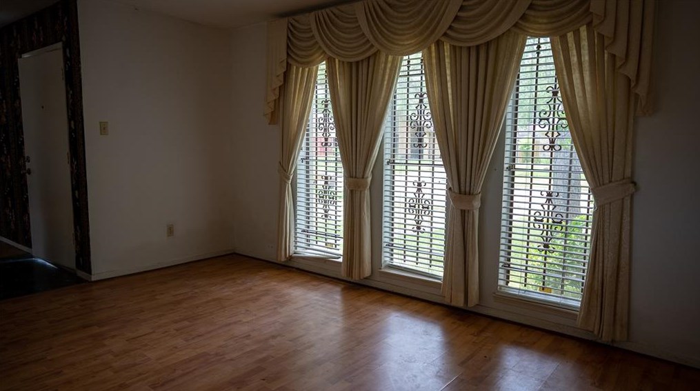 10111 Sagedale Dr, Houston TX  77089-5120 exterior