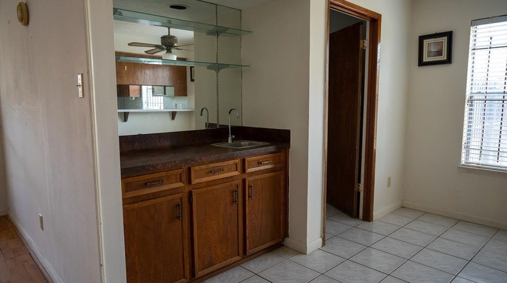 10111 Sagedale Dr, Houston TX  77089-5120 exterior