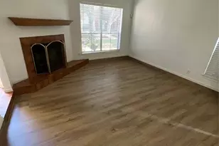 3100 Walnut Bend Ln, Houston, TX 77042 - Photo 4