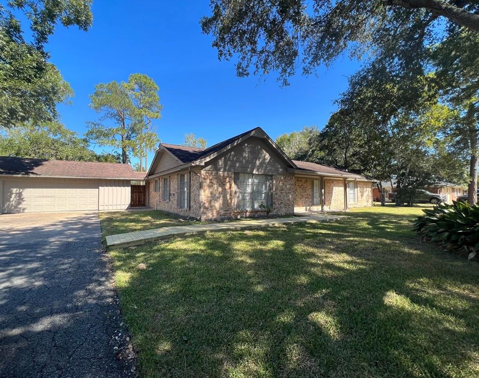 2314 Westfield St, Alvin, TX 77511-3832