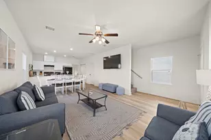 3610 Sealy St, Galveston, TX 77550 - Photo 8