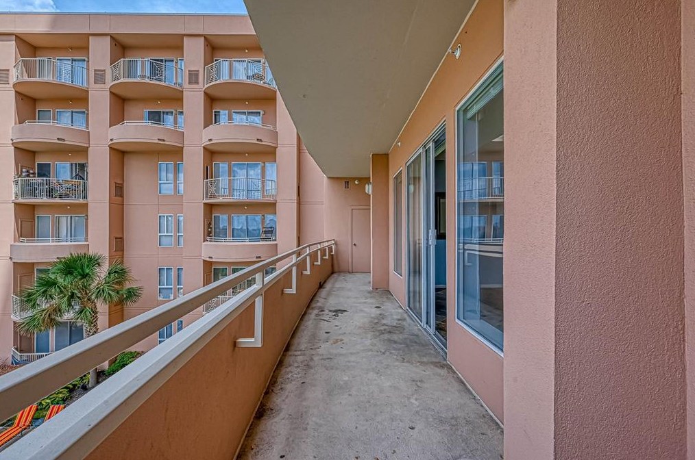 3505 Sage Rd, Houston TX  77056-7002 exterior