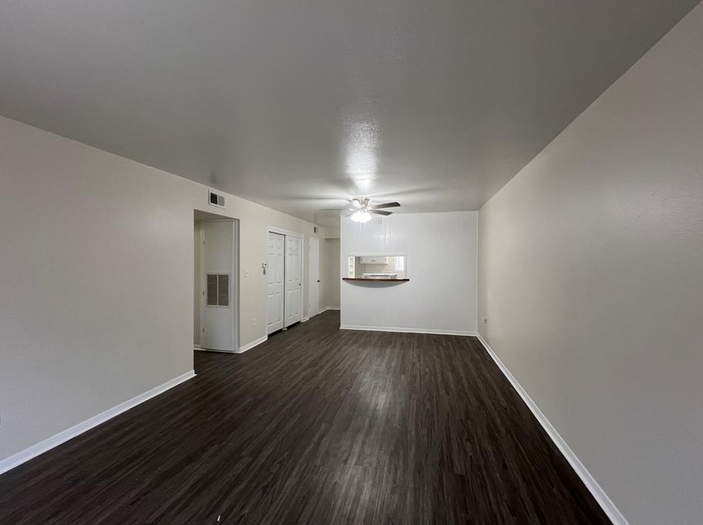2400 5th St #12, Bay City, TX 77414