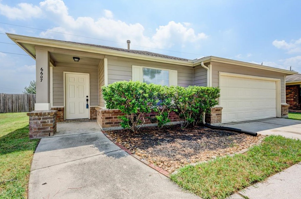 6607 Springfield Garden Ln, Spring, TX 77379