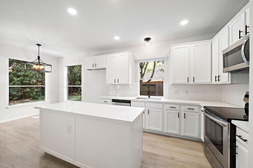 12806 Dove Brook Ct, Houston, TX 77041-6810