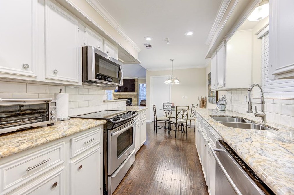 12727 Westella Dr, Houston TX  77077-3805 exterior