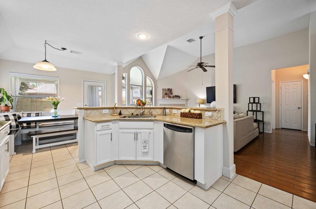 17022 Willow Rnch Dr, Houston TX  77095-5462 exterior