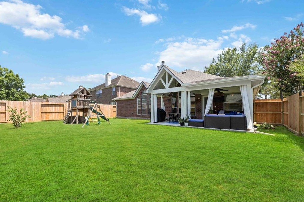 17022 Willow Rnch Dr, Houston TX  77095-5462 exterior