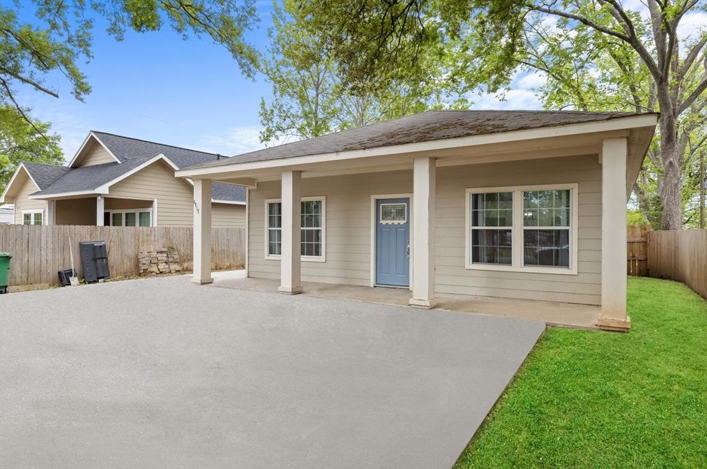 6717 Tommye St, Houston, TX 77028-3449